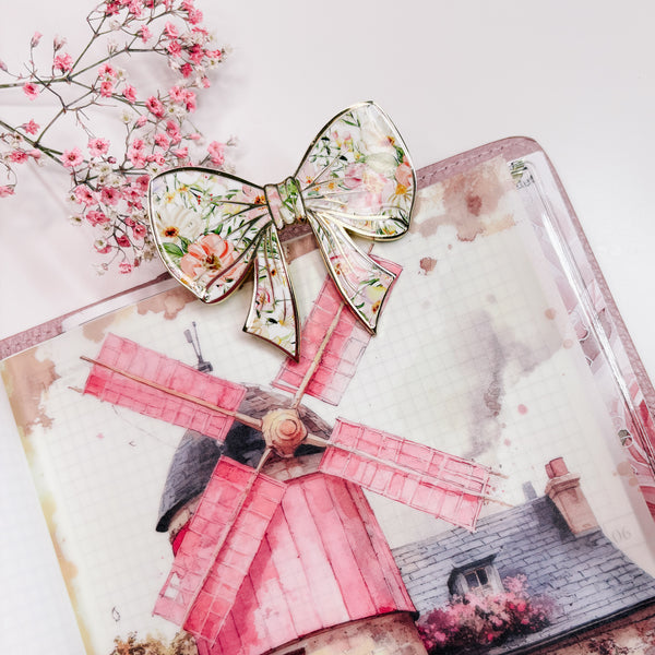 JOURNAL CLIP | GOLD and FLORAL BOW | JUNE 2025